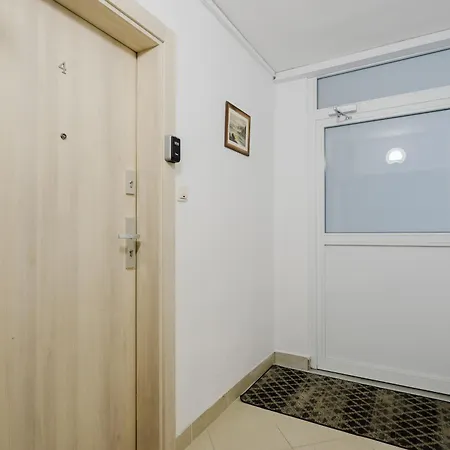 11 Apartment